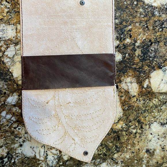 Hand Stitched Leaf Design Leather Journal - Picture 7 of 8